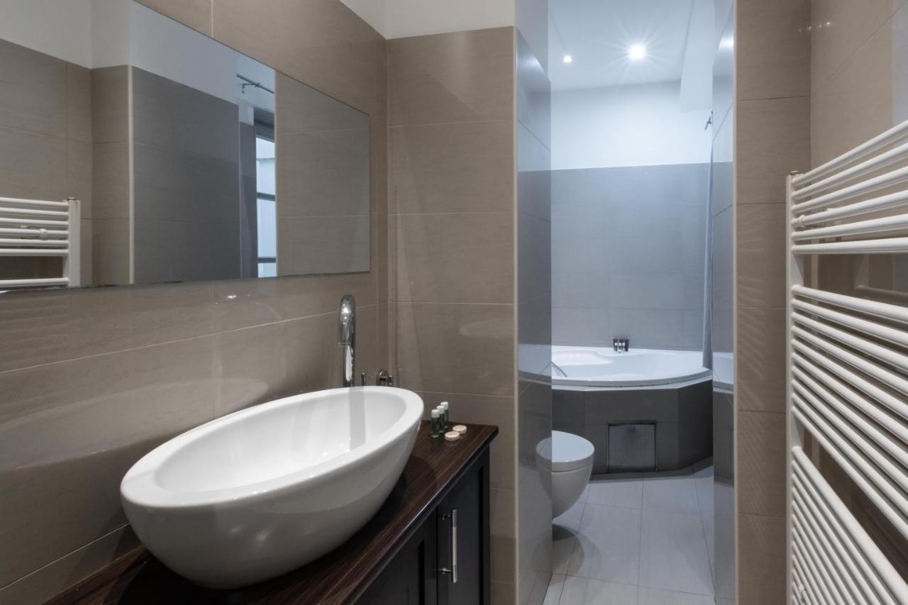 Apartman Carolinum Praga Exterior foto